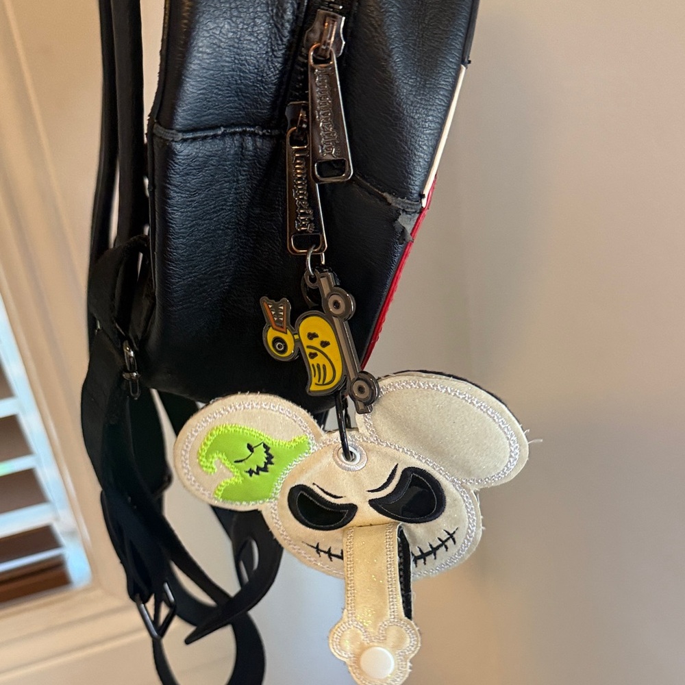Scary teddy nightmare before Christmas back pack loungefly - Picture 5 of 6
